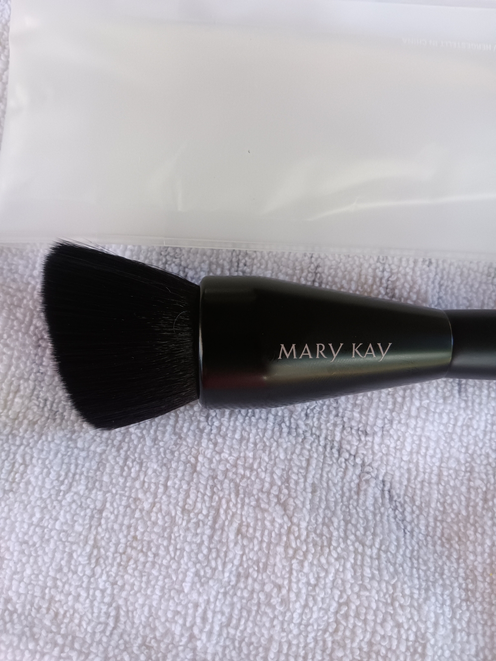 Mary Kay Black Angled Face Brush - Versatile Powder & Blush Brush
